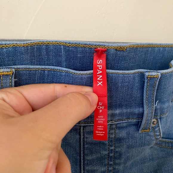 Spanx Ocean Flare Jeans Vintage Indigo Wash Size Small - Picture 3 of 11